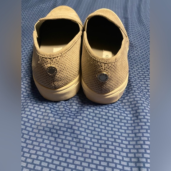 Gray Slip On Steve Madden Shoes size 7.5 (runs smaller) - Picture 6 of 10